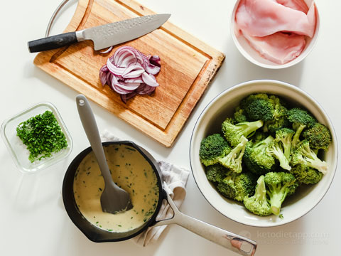 Low-Carb Chicken Blue Cheese Casserole