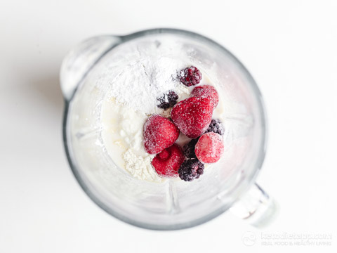Cottage Cheese Berry Protein Smoothie