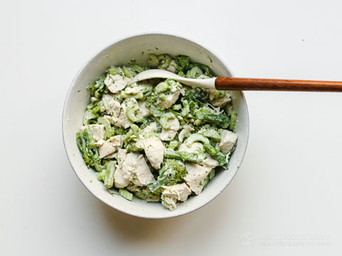 Creamy Chicken Blue Cheese Salad