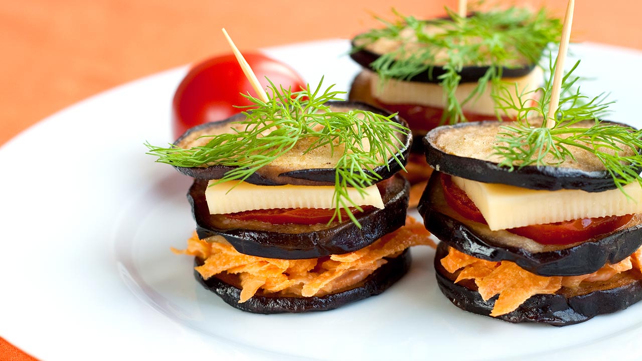 Who Needs Bread Anyway? Explore These Amazing Low-Carb Sandwich Alternatives!
