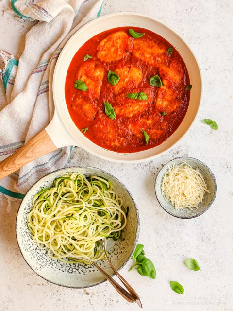 Low-Carb Marinara Halloumi Skillet