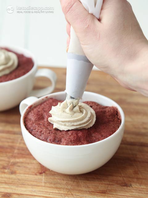 Low-Carb Red Velvet Mug Cake